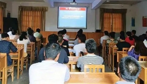 田坝煤矿开展“6·16”天下清静生产宣传咨询日暨“清静生产月”系列活动