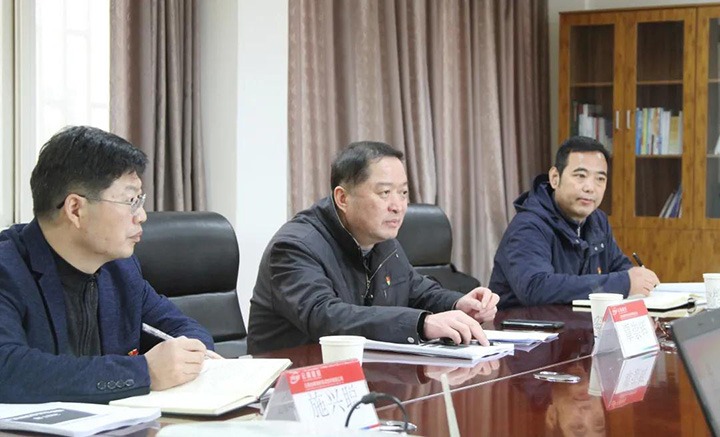 云煤（esball世博）集团党委委员、纪委书记覃崇辉到煤炭机电试验所开展春节送温暖慰问活动