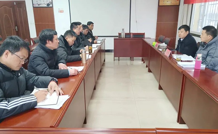 云煤（esball世博）集团总司理助理、刷新办主任陈家昆一行到四角地煤矿公司督导调研