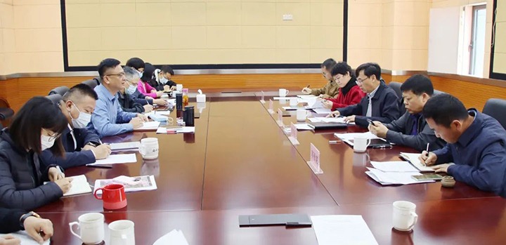 云煤（esball世博）集团党委副书记、总司理高建嵩一行到云煤矿业公司开展2022年第一季度生产谋划事情督导调研