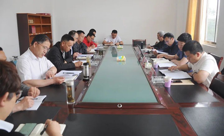 云煤（esball世博）集团总司理助理、刷新办主任陈家昆一行到陆东煤矿公司开展深化国企刷新三年行动专项督导