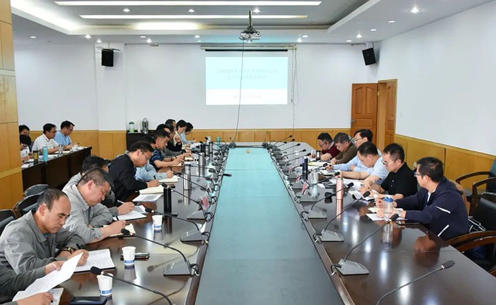 集团党委副书记、总司理高建嵩一行到曲煤焦化公司开展生产谋划督导调研