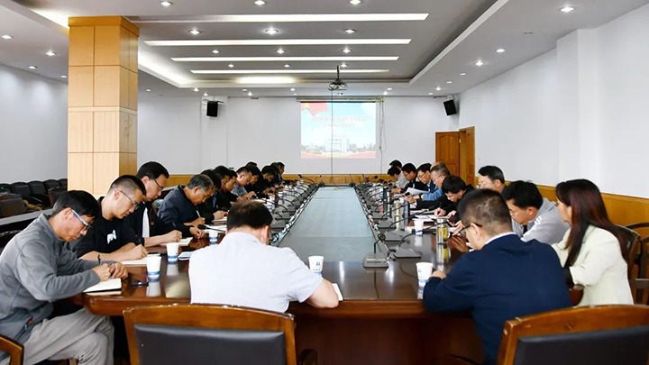 云煤（esball世博）集团党委第二事情组列席旁听云维集团党委理论学习中心组学习