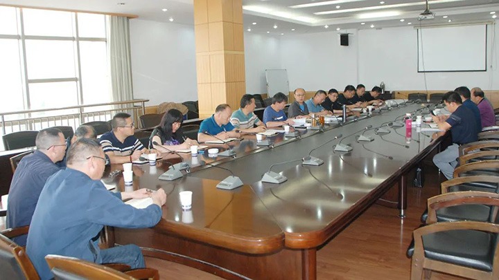 云煤（esball世博）集团总司理助理、刷新办主任陈家昆一行到云维集团开展国企刷新三年行动督导调研