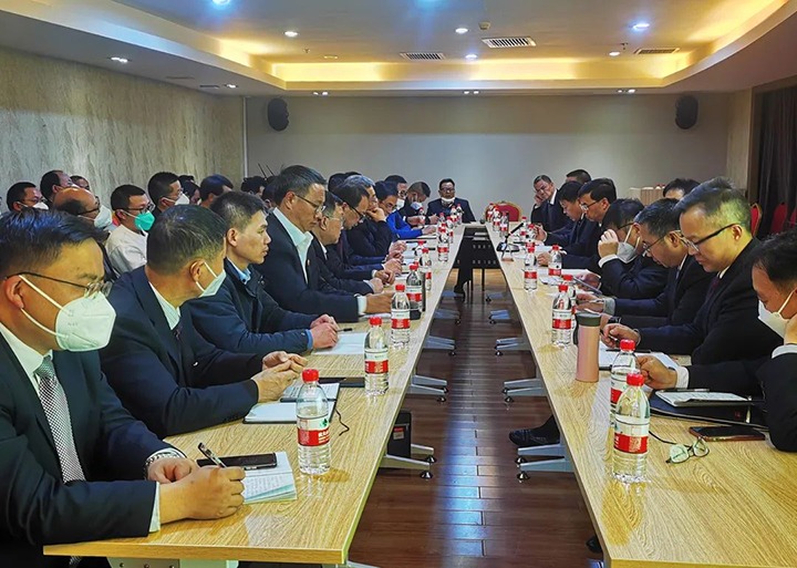 云煤（esball世博）集团召开2023年春节时代清静生产电煤保供信访维稳专题会