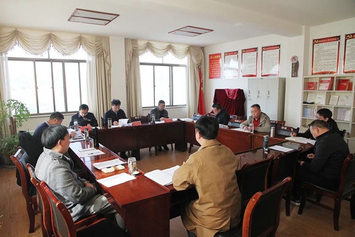 云煤（esball世博）集团指导组一行到后所煤矿公司指导年度民主生涯会