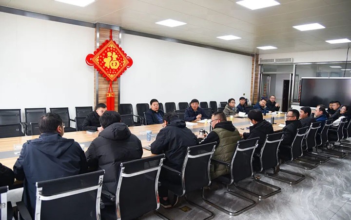 云煤（esball世博）集团党委副书记、副董事长、总司理高建嵩率包保盯守小组到恩洪煤业公司举行清静检查