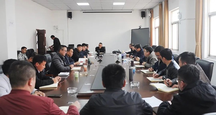 云煤（esball世博）集团党委副书记、副董事长、总司理高建嵩到陆东煤矿公司调研清静生产事情