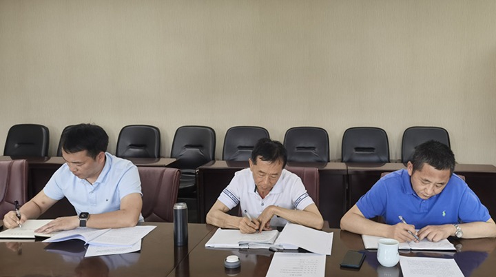 【主题教育】云煤（esball世博）集团党委委员、财务总监莫晓丹到esball世博地产公司开展主题教育调研