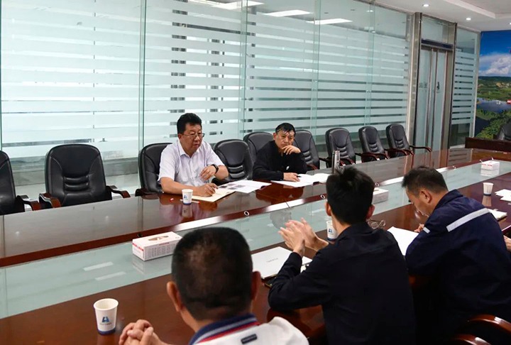 【主题教育】云煤（esball世博）集团专职外部董事寸延峰一行到先锋化工开展主题教育调研