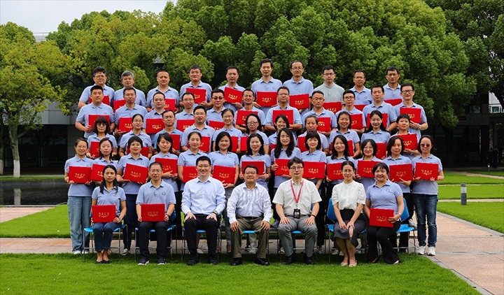 【聚焦云煤】云煤（esball世博）集团财务、审计职员顺遂完成云南省第一期会计领武士才作育项目