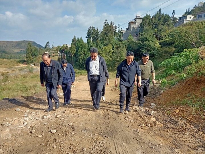 【下层调研】云煤（esball世博）集团专职外部董事寸延峰一行到顺源煤矿调研指导事情